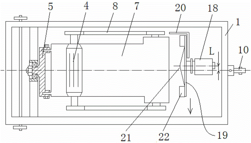 Follow-up ground gripping type road surface ice and snow removing machine