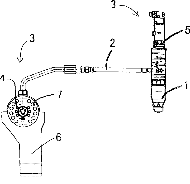 Fuel supply device with a pressure accumulator tube closed by accumulator cover
