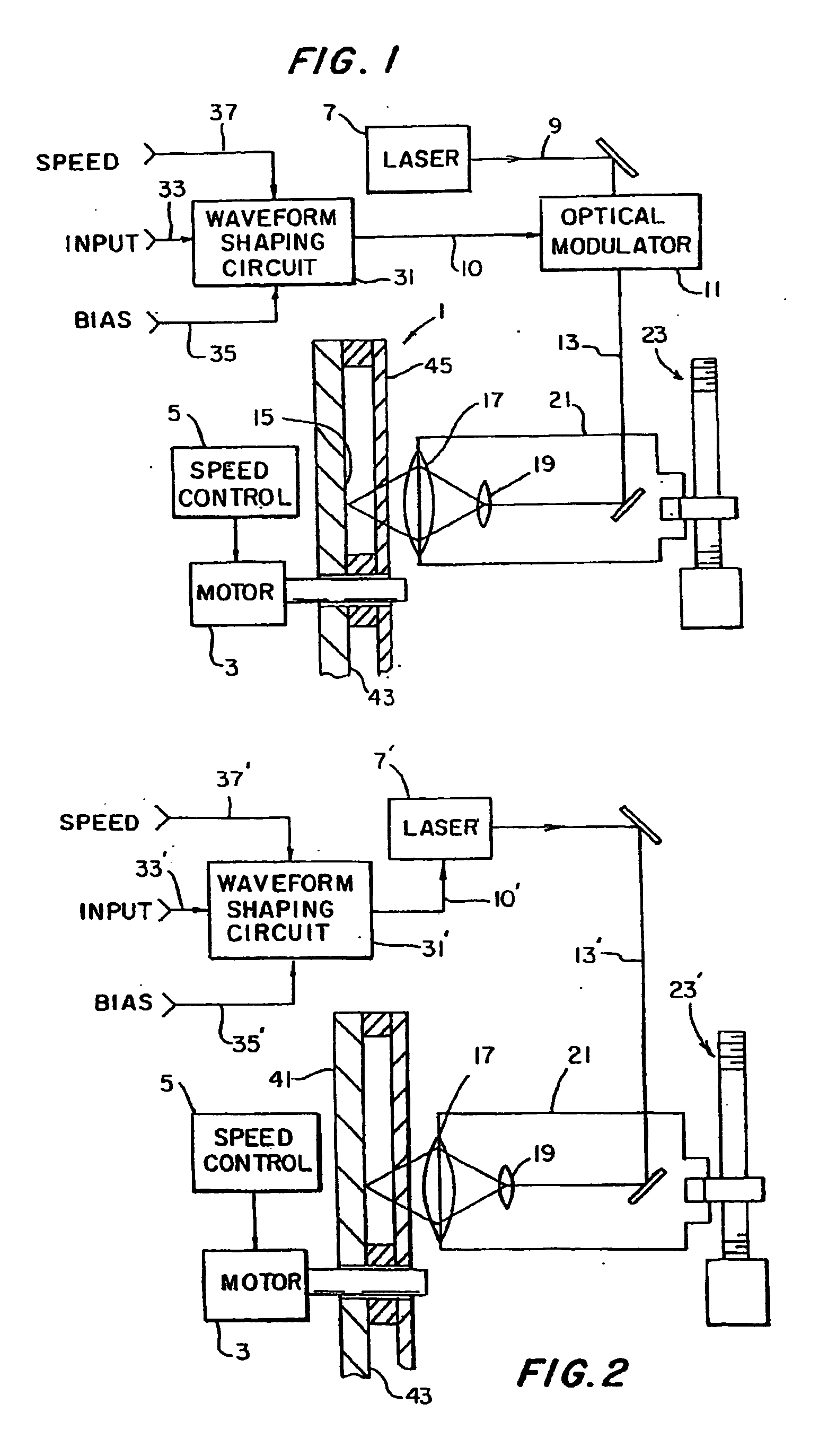 Configuration of three-dimensional features in data recording structures