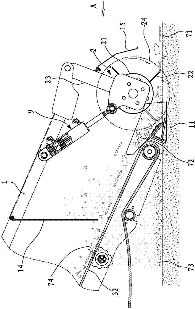 Garbage collecting device of beach cleaning vehicle