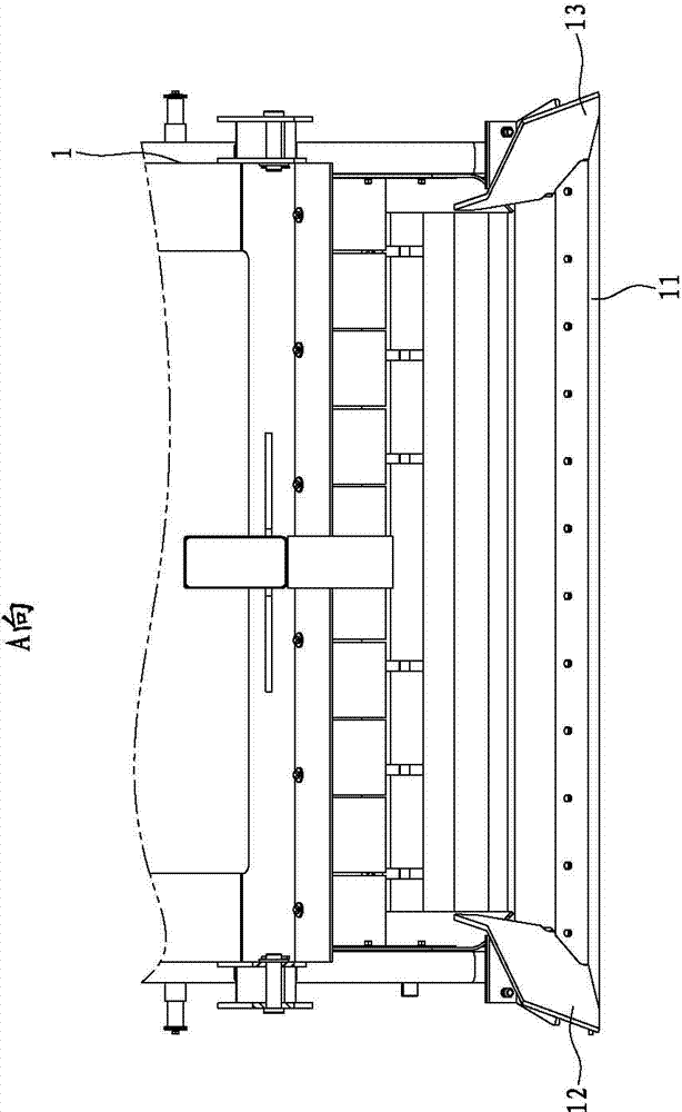 Garbage collecting device of beach cleaning vehicle