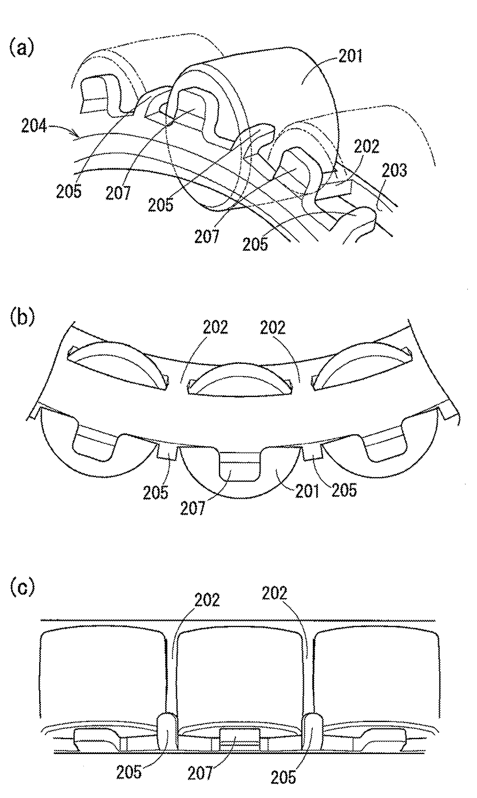 Punched retainer, self-aligning roller bearing, and method of manufacturing punched retainer