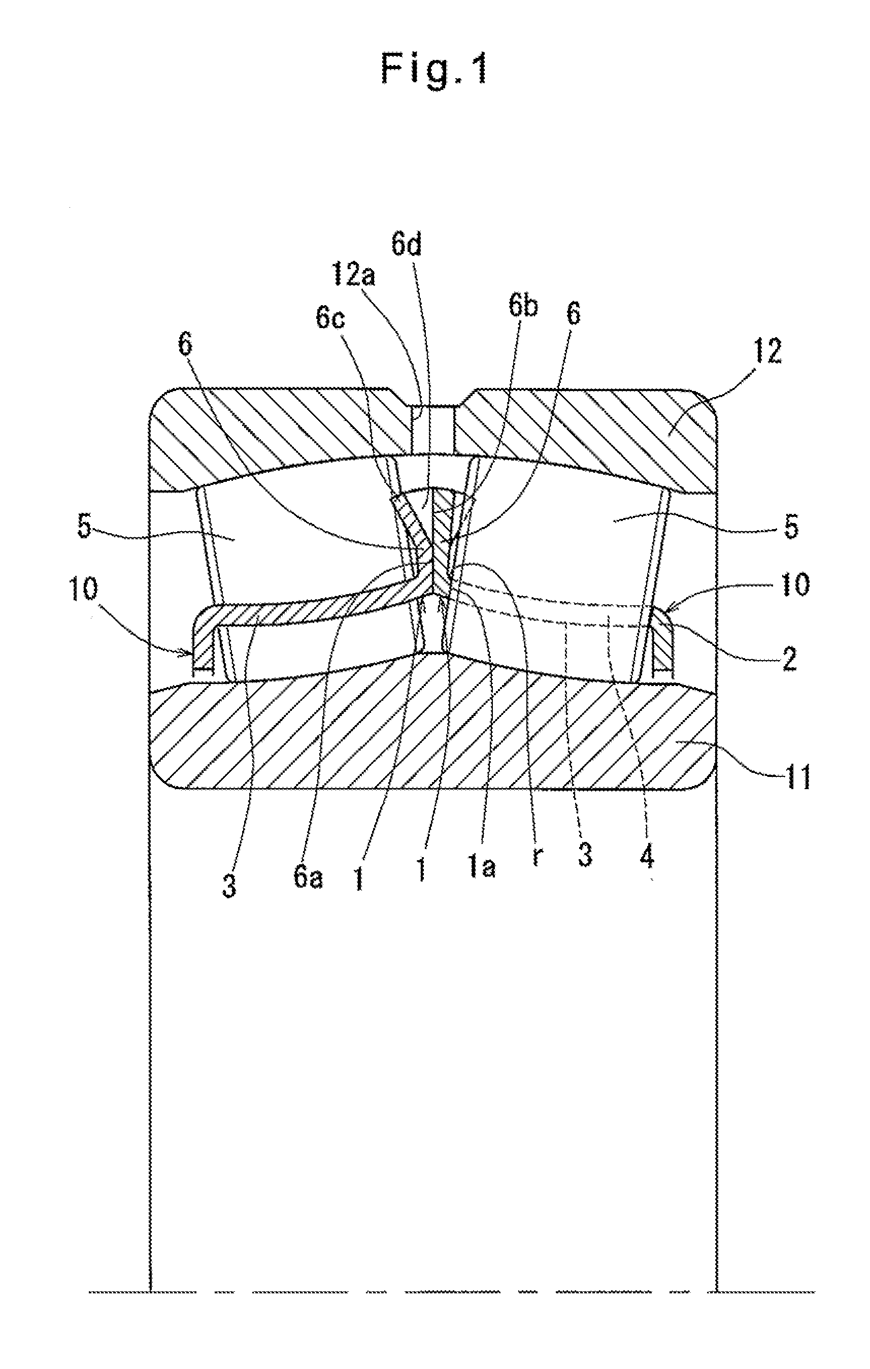 Punched retainer, self-aligning roller bearing, and method of manufacturing punched retainer