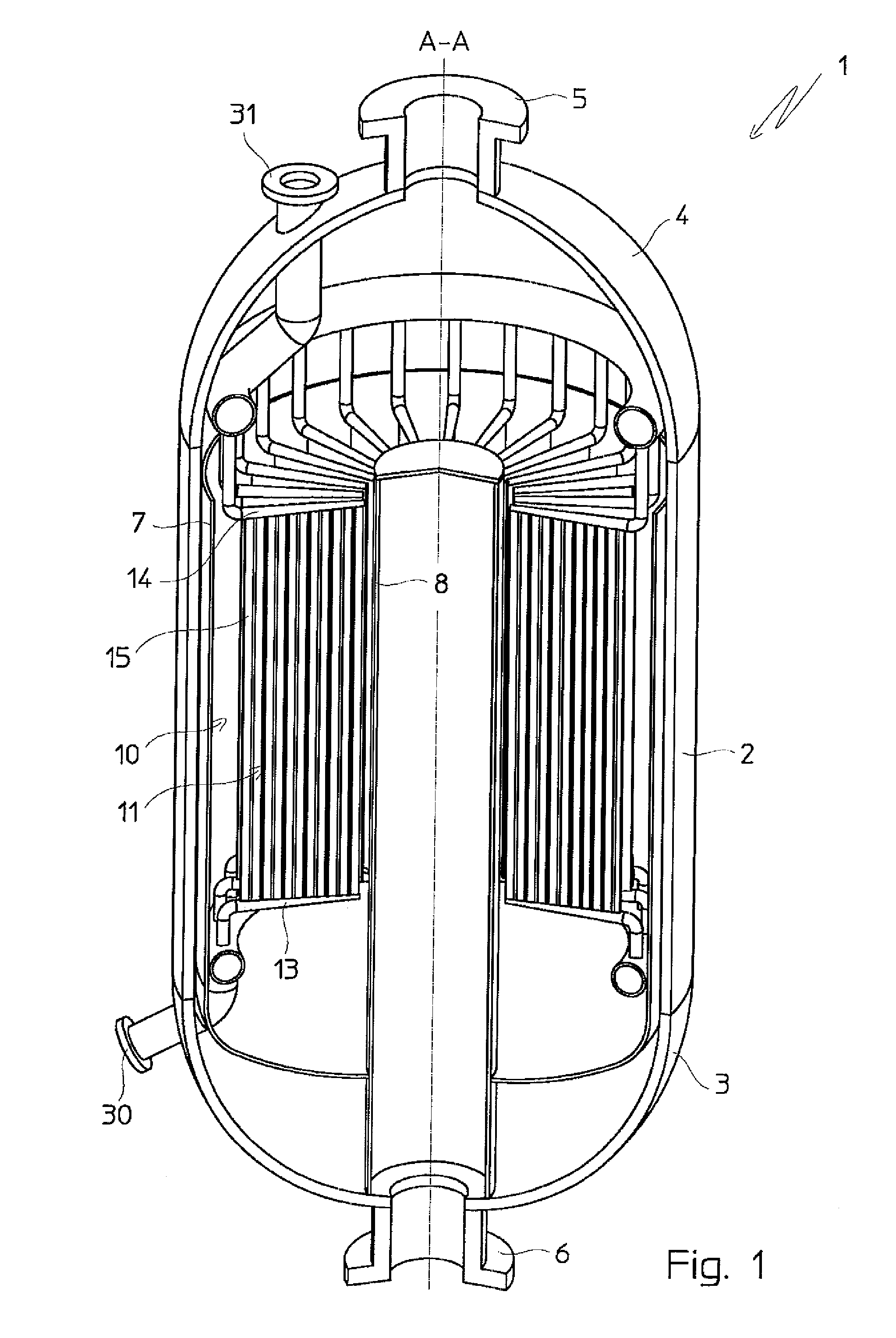 Heat exchanger with radially arranged elements for isothermal chemical reactors