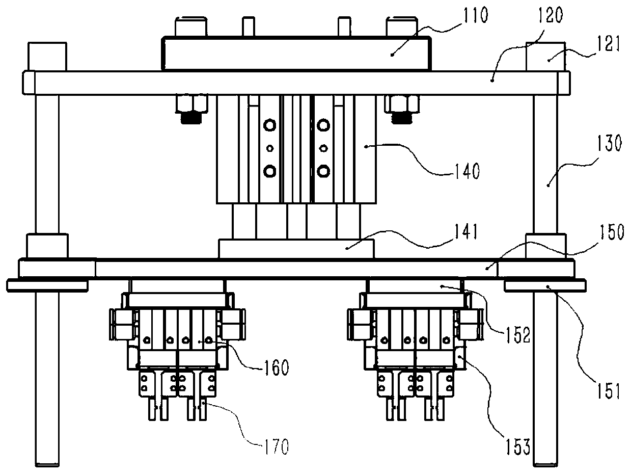 Precision clamp for automatically feeding embedding part