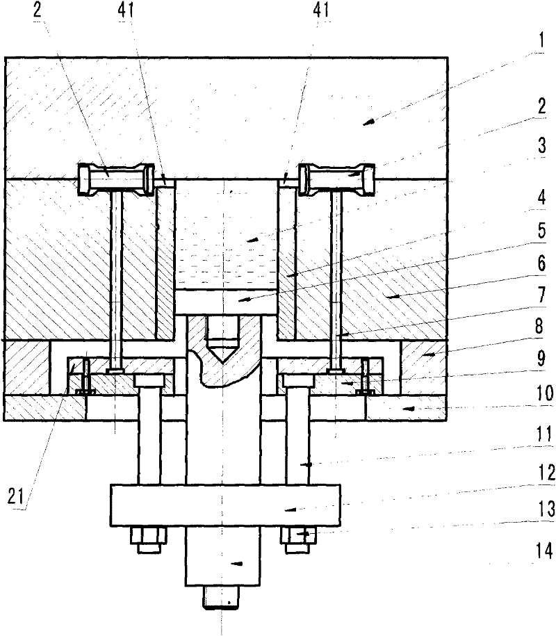 Manufacturing method of bucket tooth and applied mould thereof