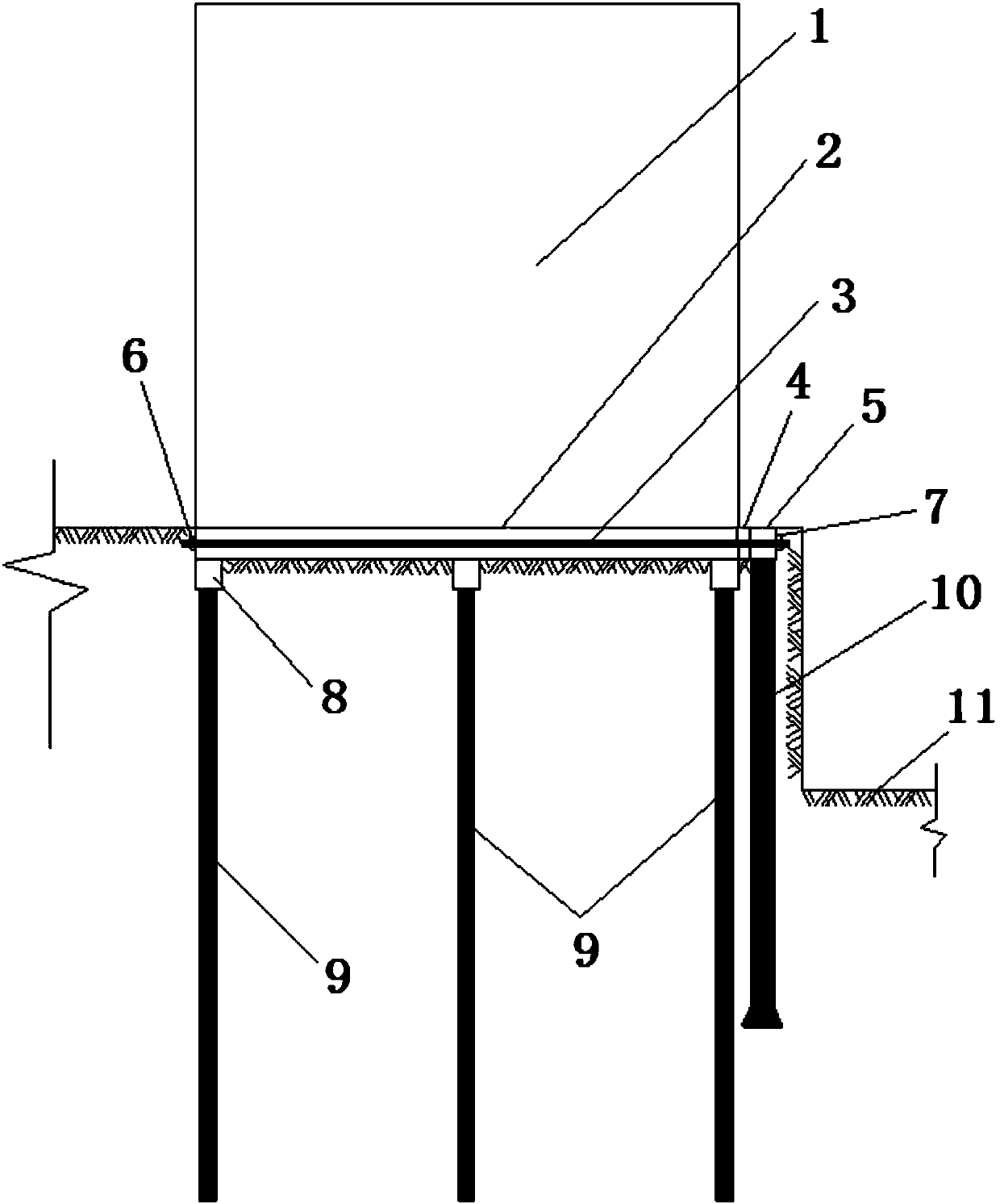 Building supporting structure applied to foundation pit terrain and realizing method of structure