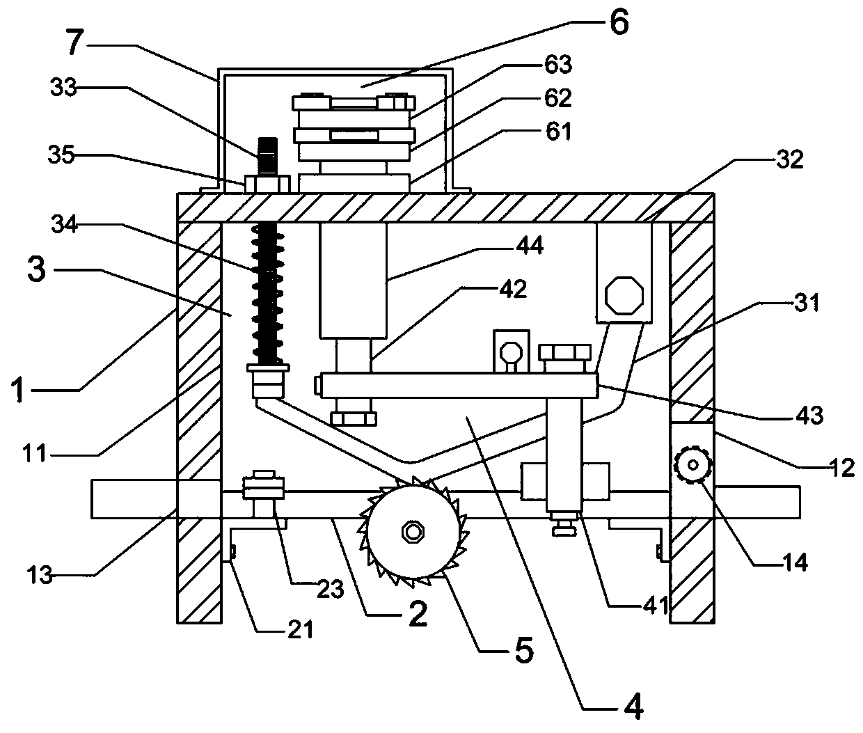 Center locating device used for bamboo chip processing