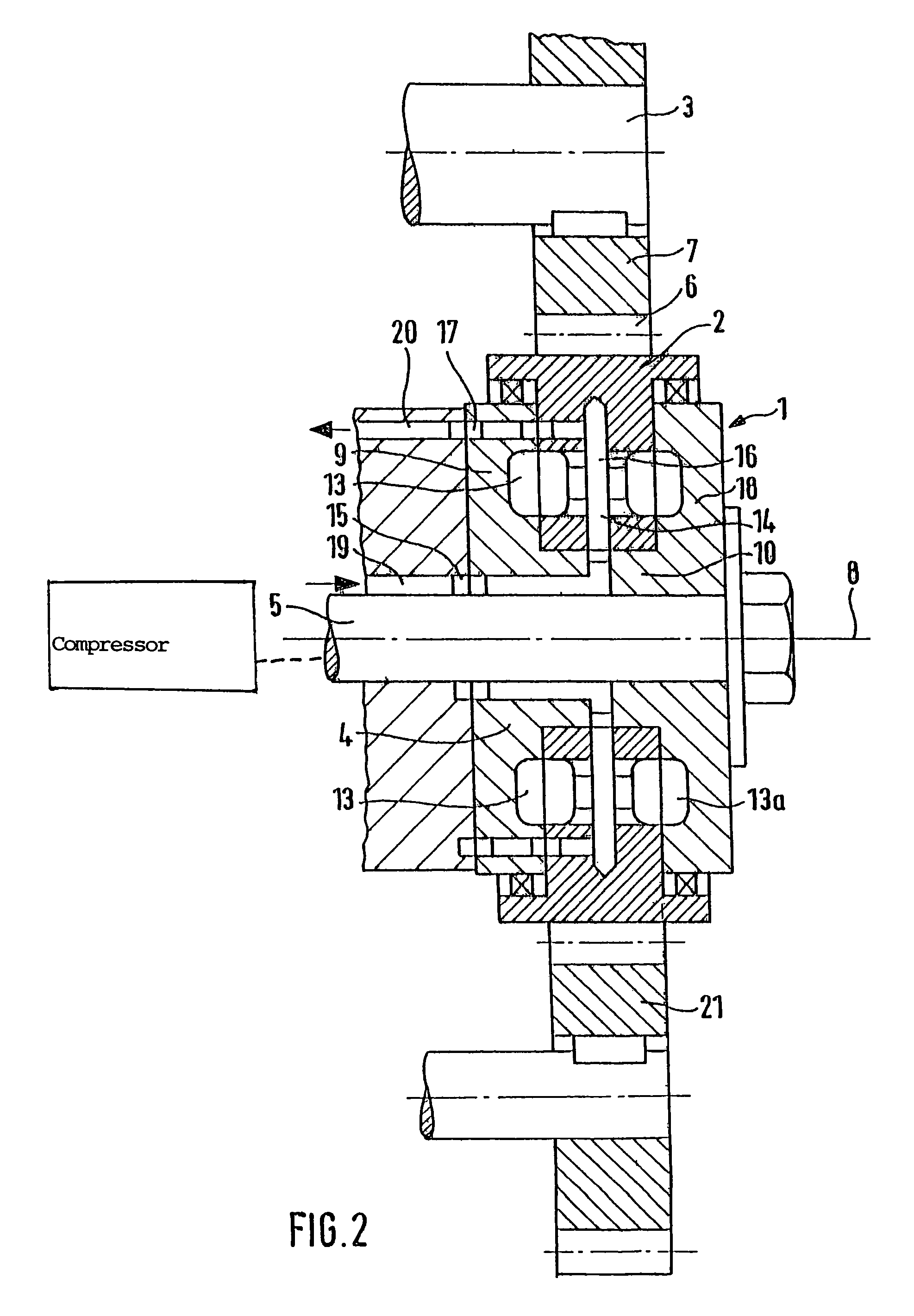 Arrangement and method for coupling an air compressor to the driving shaft of an internal combustion engine