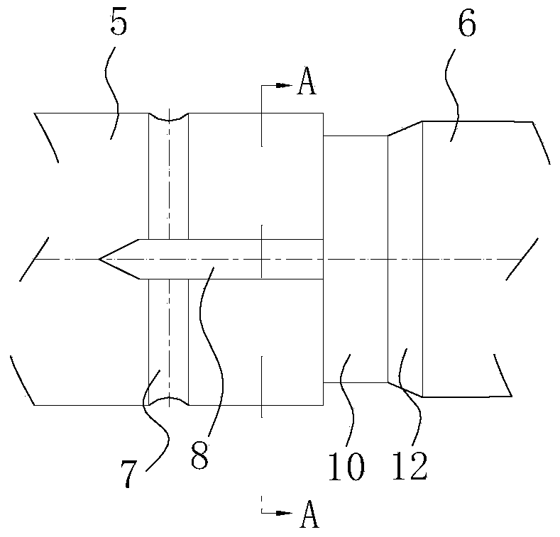 Sleeve protecting core and processing method thereof