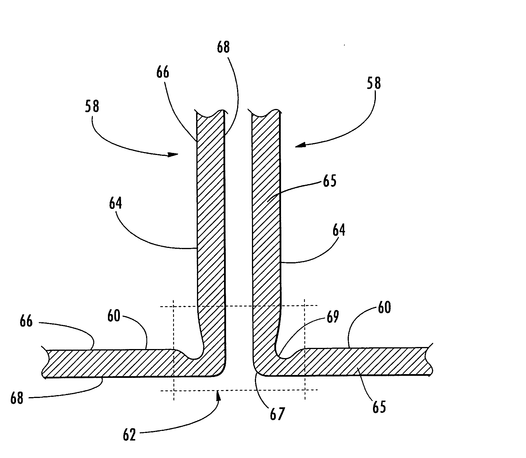 Turbine component with enhanced stagnation prevention and corner heat distribution