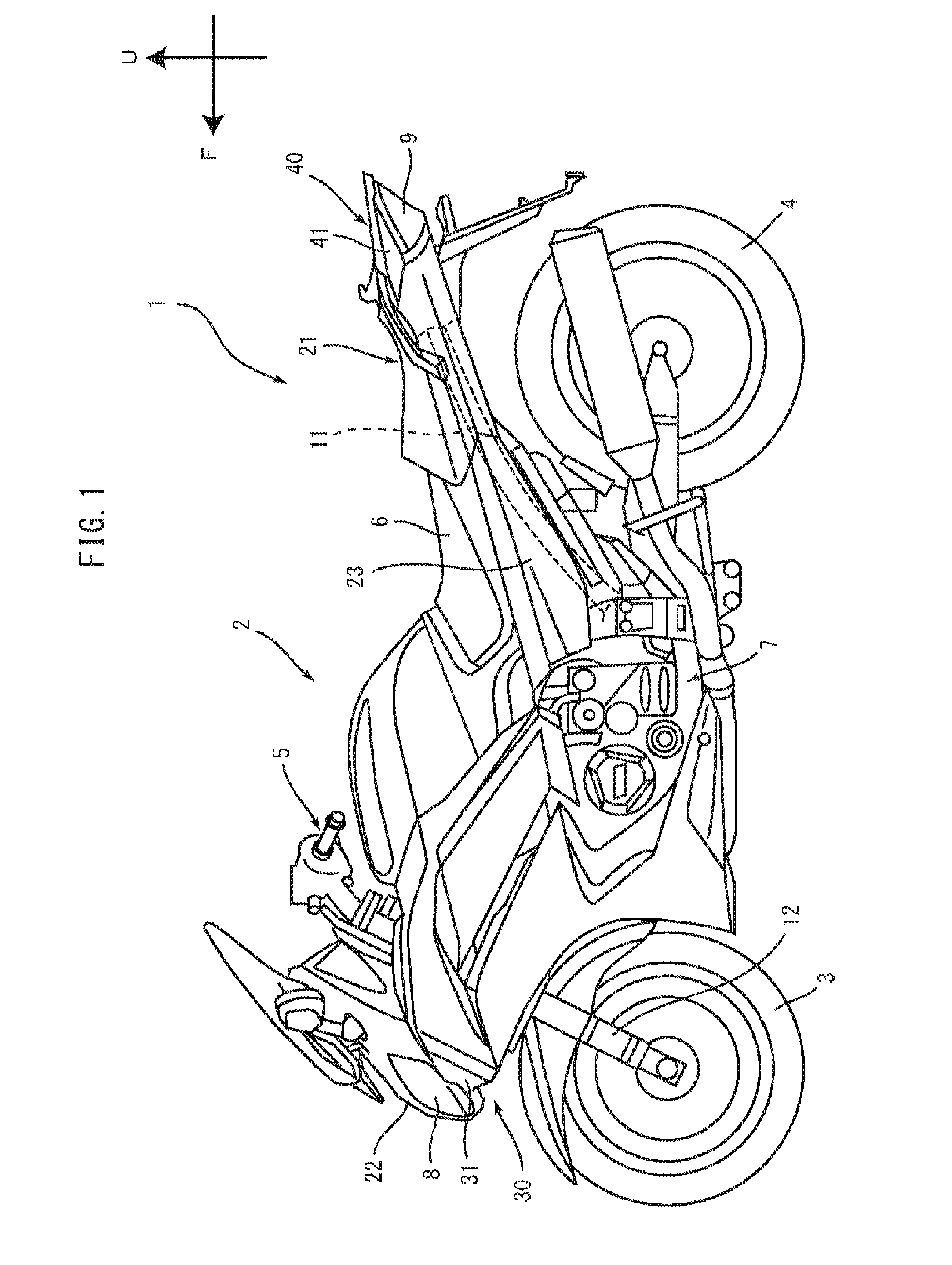 Directional indicator and straddle type vehicle directional indicator system including the same