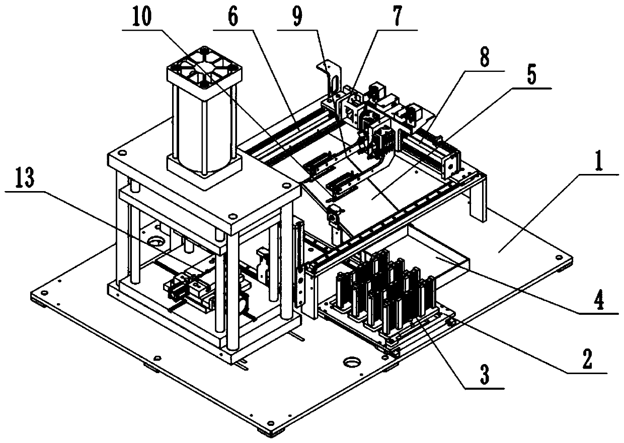 Automatic feeding and discharging machine