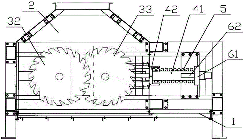 Domestic garbage crushing machine