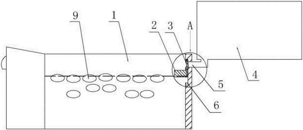 Automatic water supplementing device for cocoon supplier