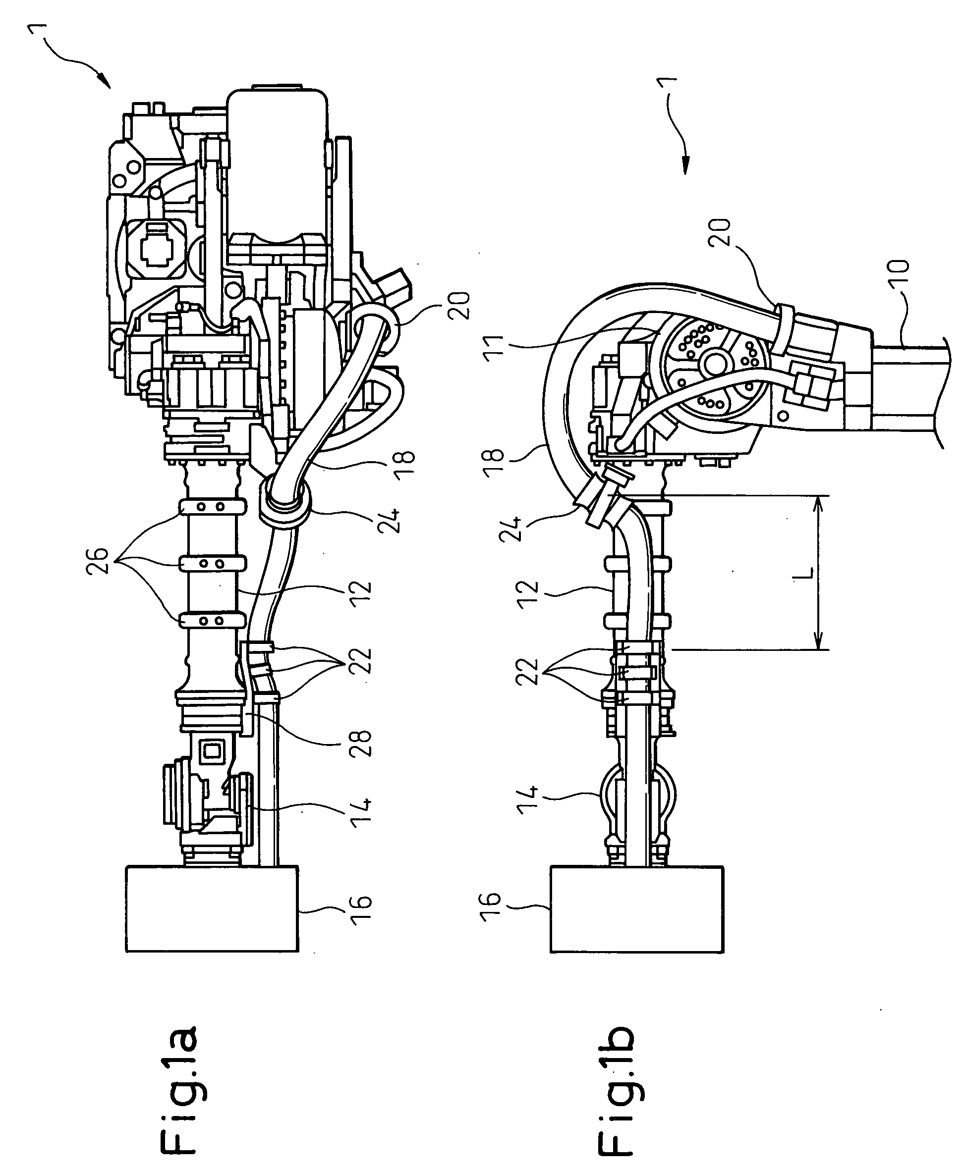 Managing device for an umbilical member of a robot and a robot having the managing device