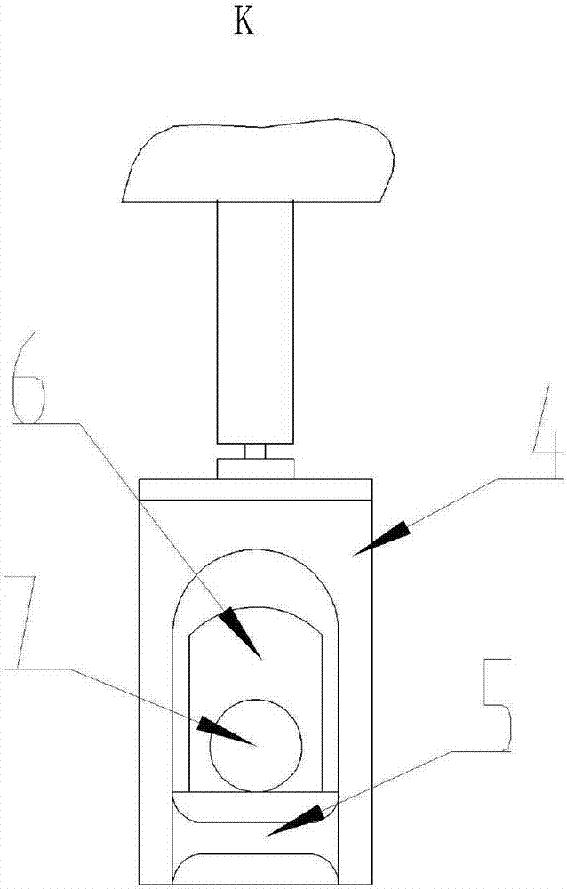 Reciprocating bean curd roll segmenting device