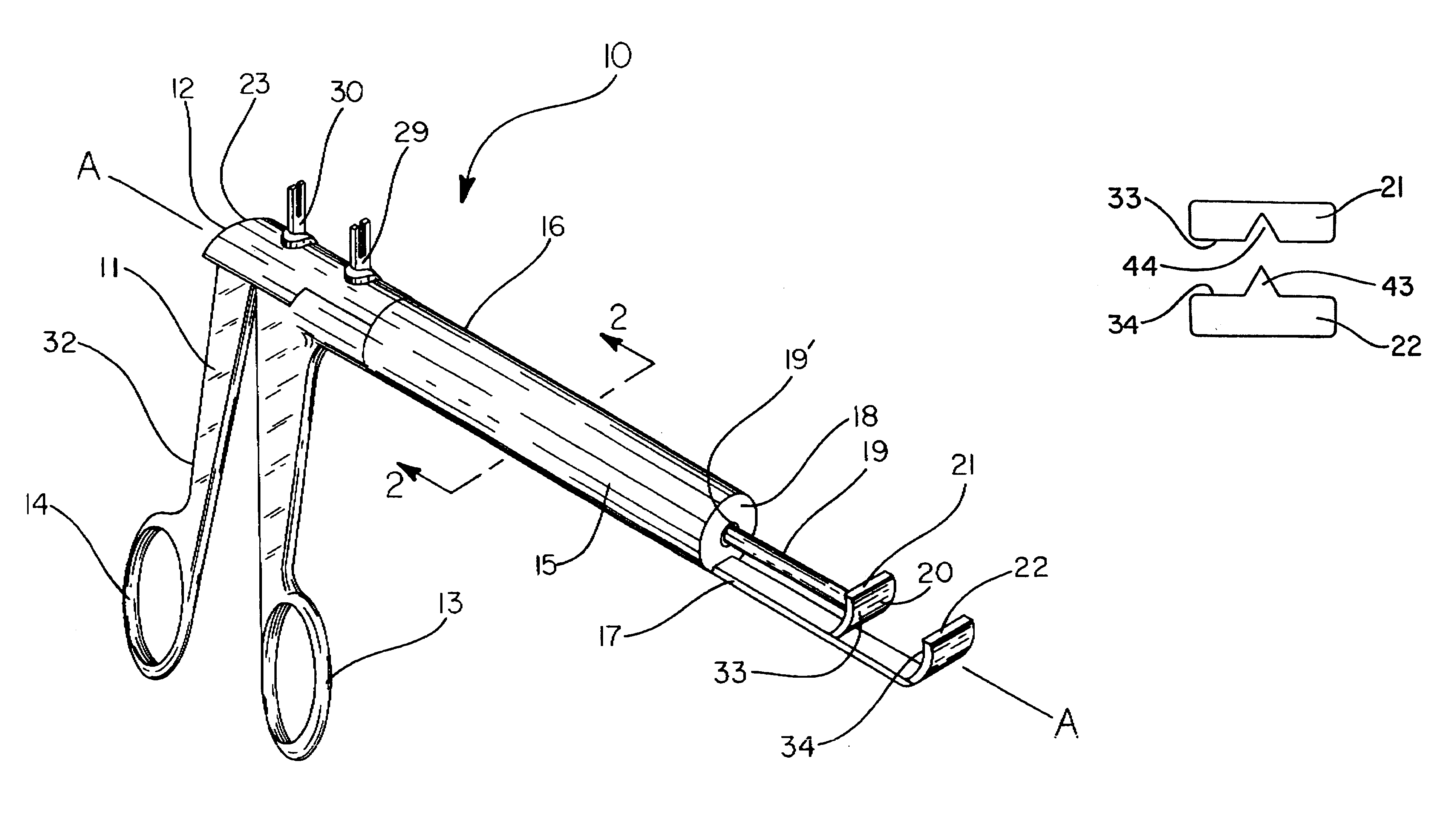 Apparatus and method for sealing and cutting tissue