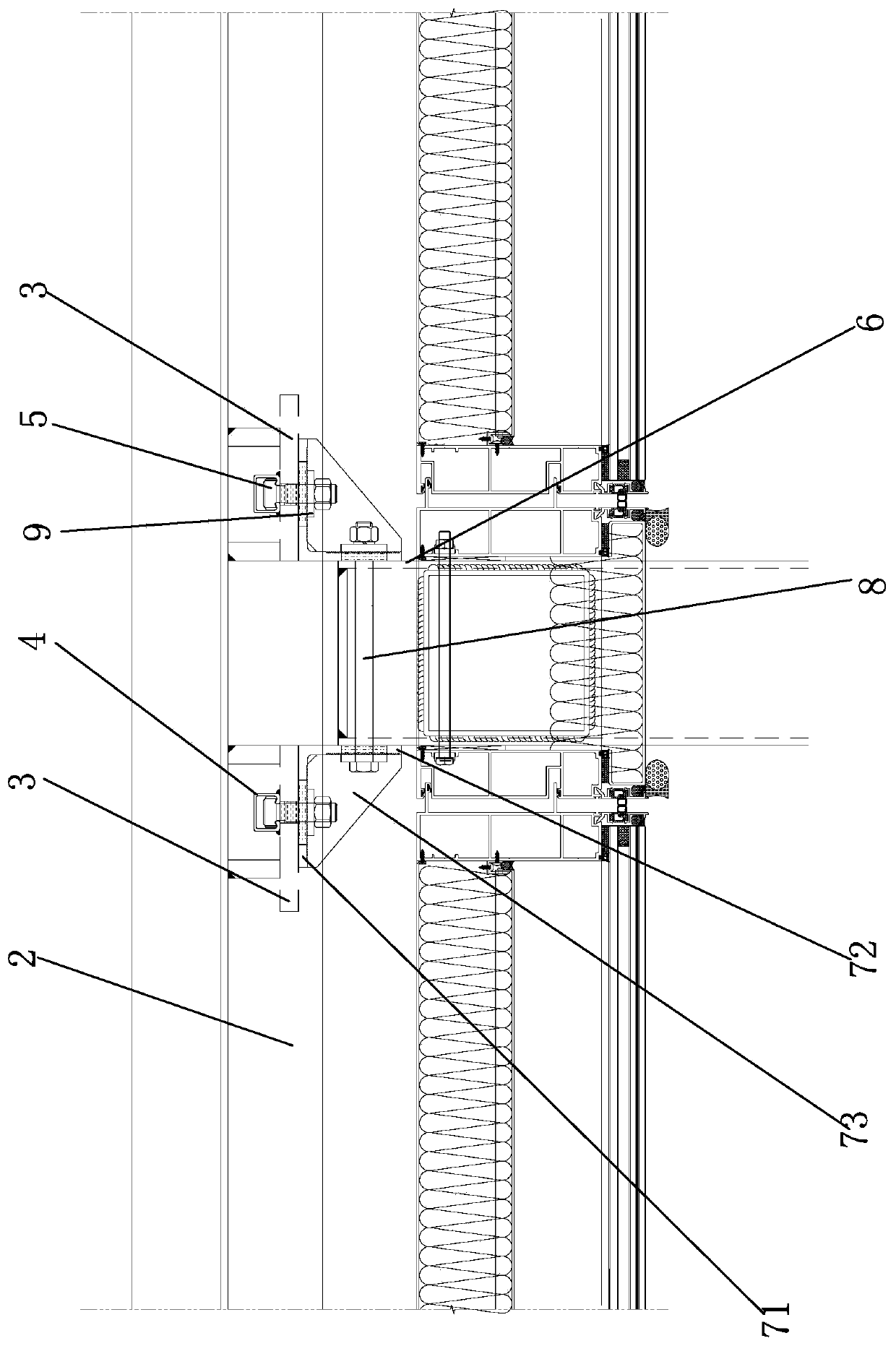 Large decorative strip second fulcrum connection system and its installation method