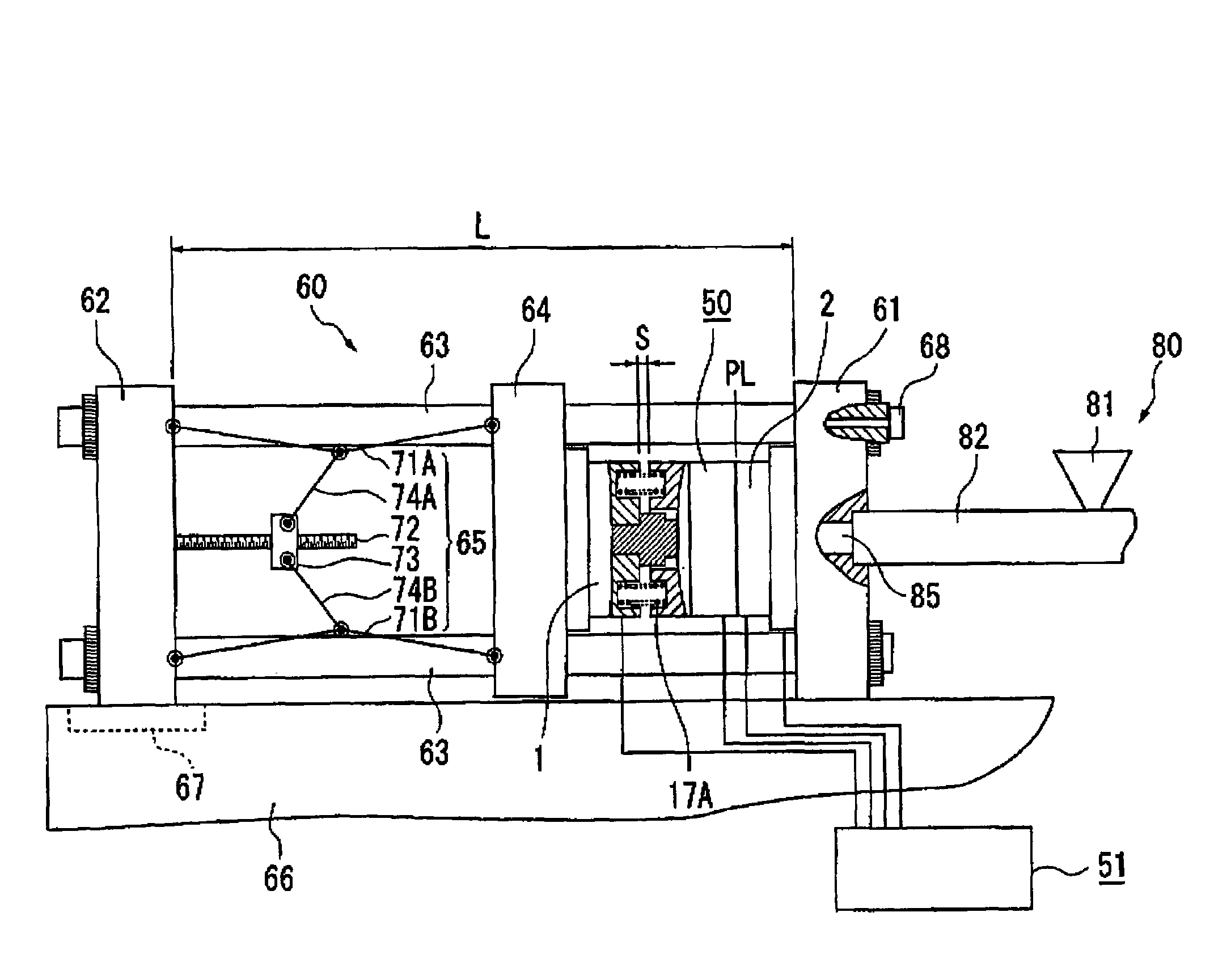 Injection compression molding method and injection compression machine of lens