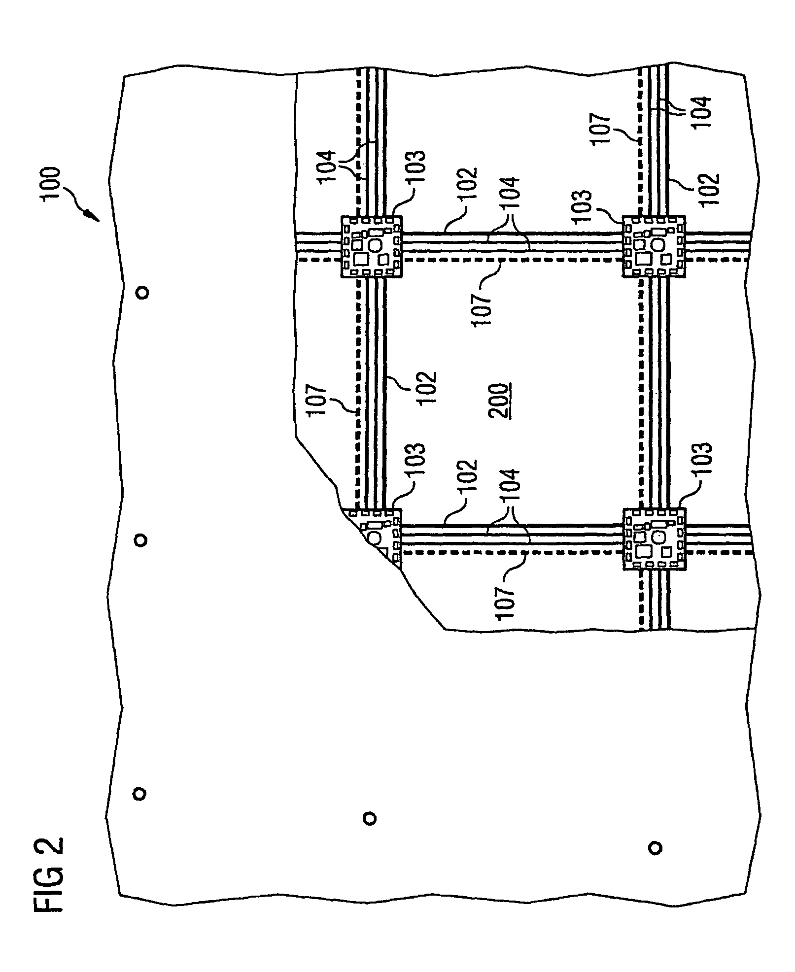 Processor array having a multiplicity of processor elements and method of transmitting electricity between processor elements