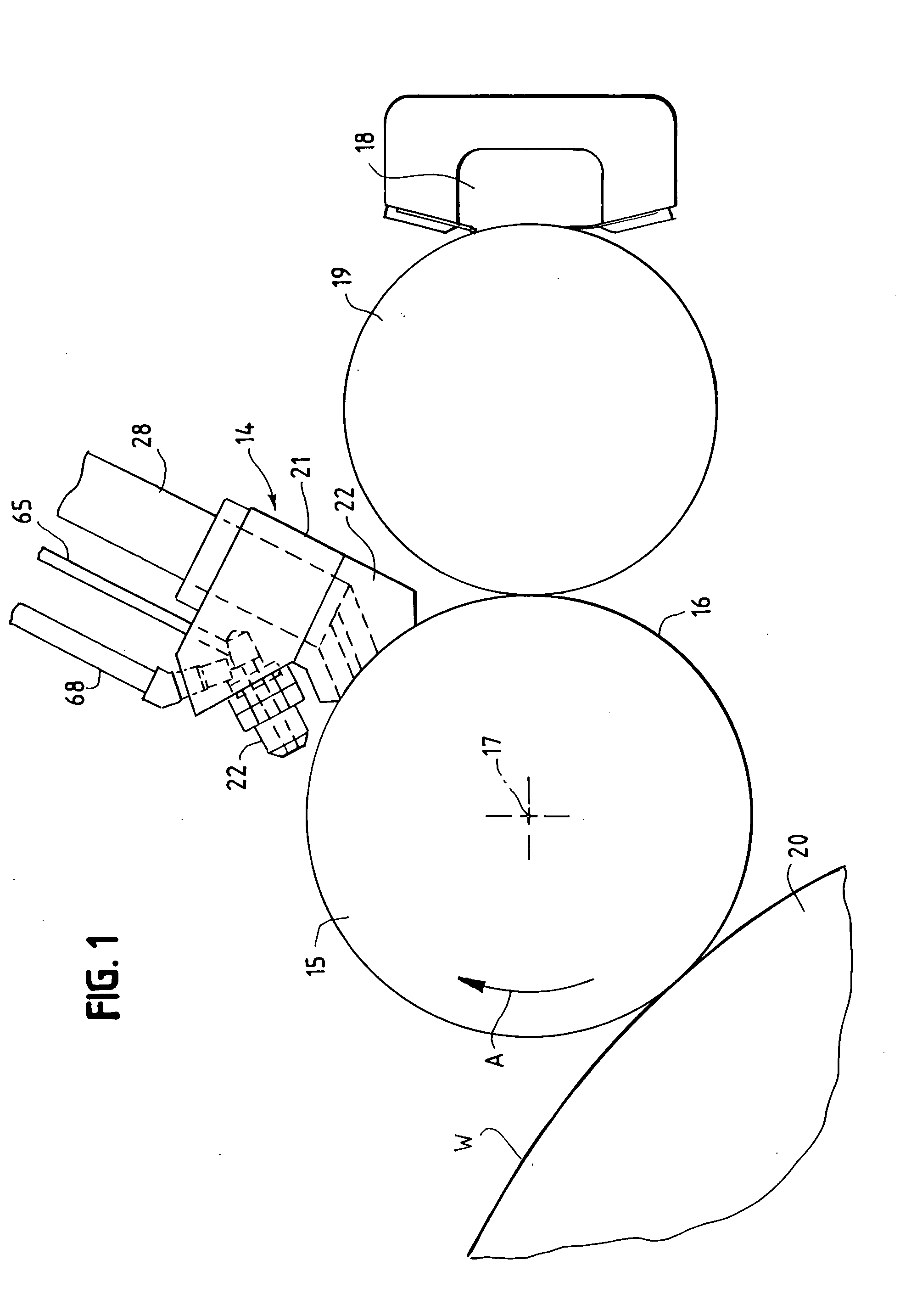 Apparatus for cleaning a rotating cylinder