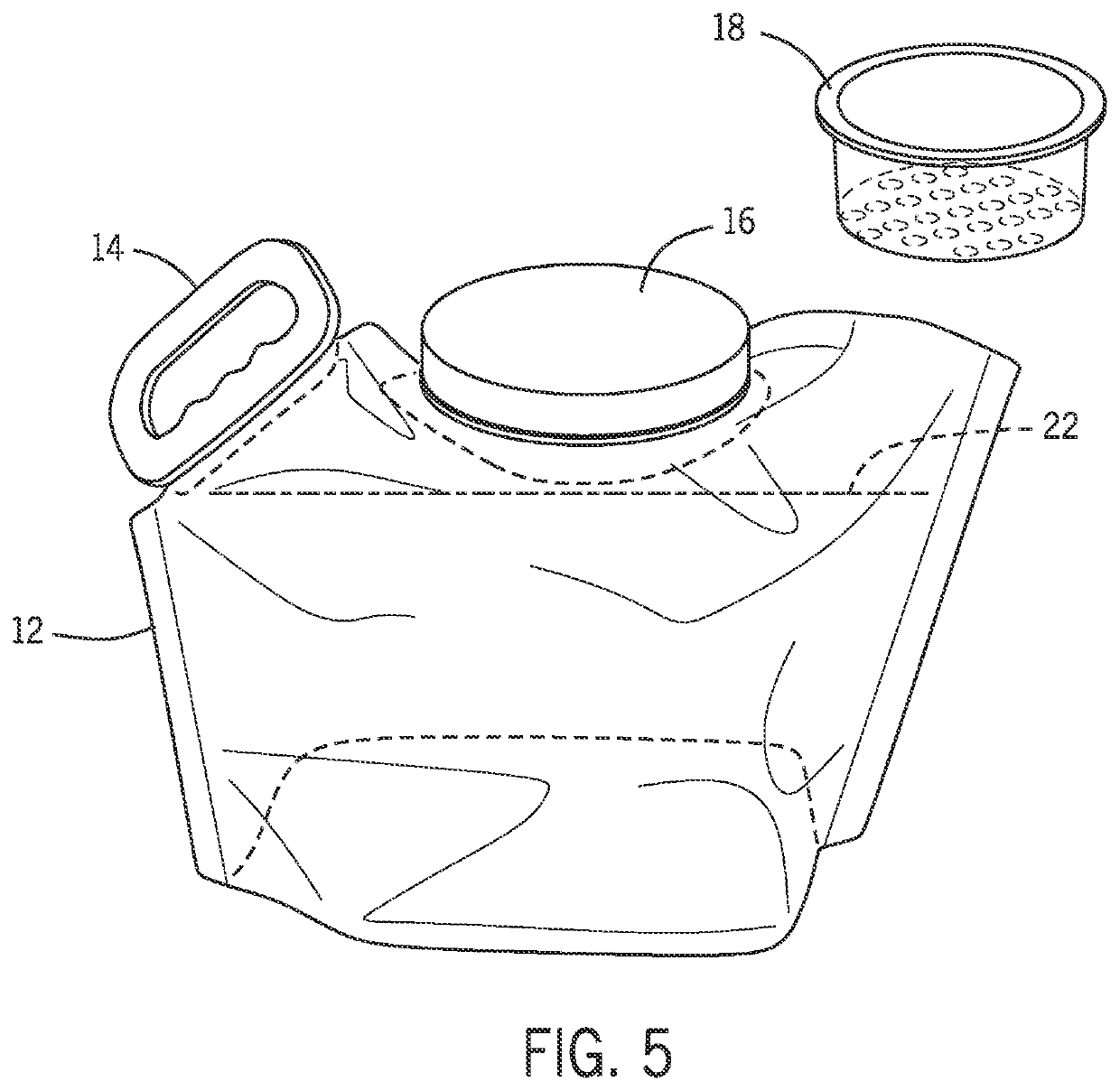 Collapsible fluid collection container