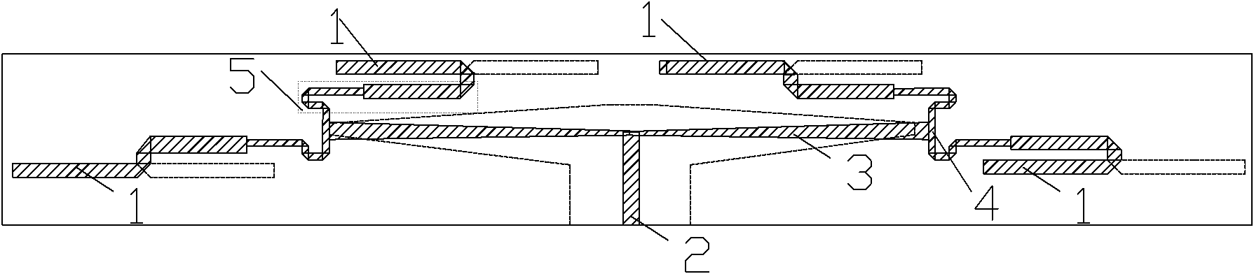 Double-section impedance converter feed omnidirectional broadband dipole array antenna