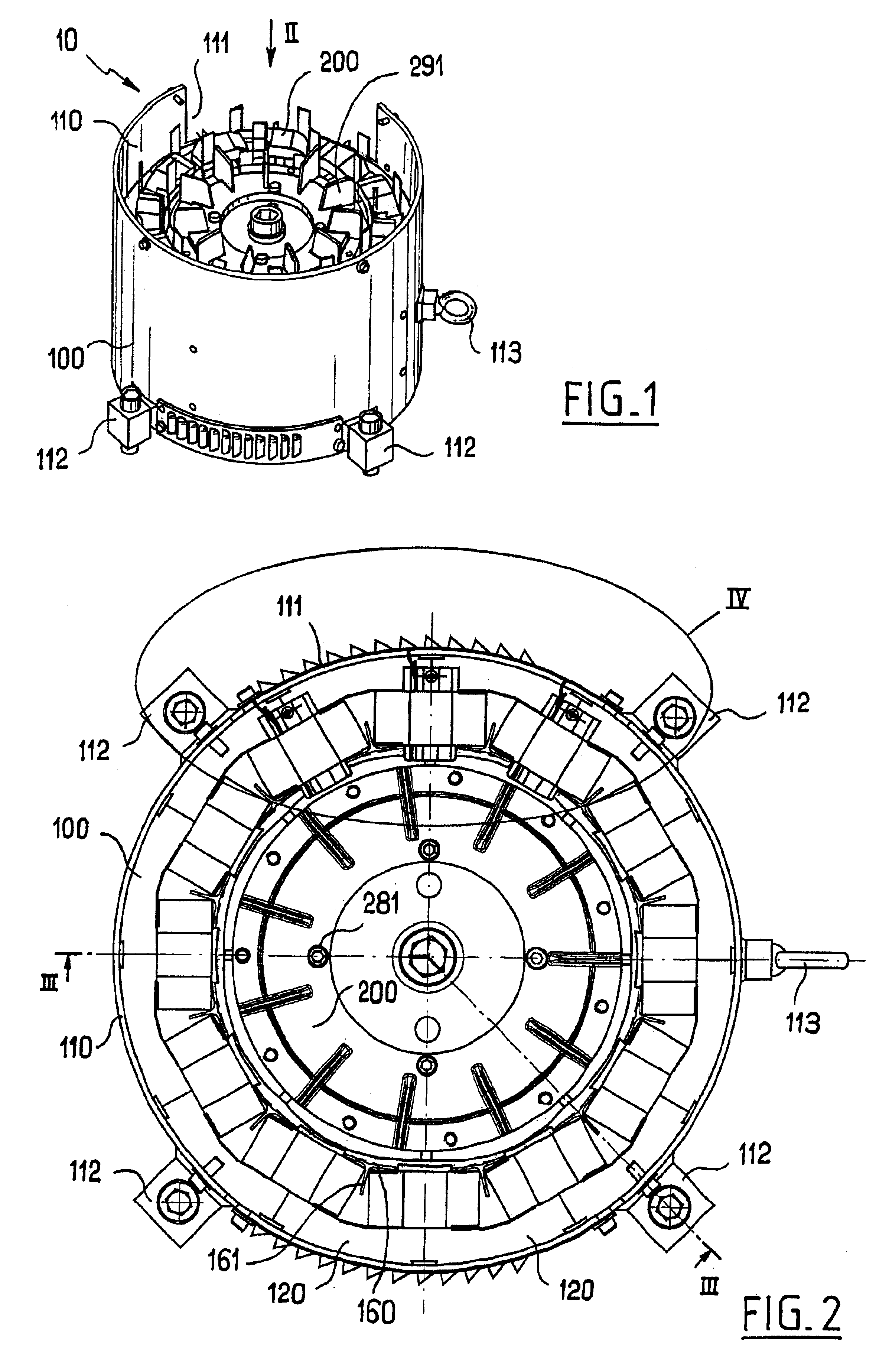 Rotary electric machine having a flux-concentrating rotor and a stator with windings on teeth