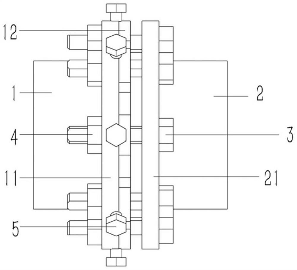 Looseness proof structure of bolts on water pump pipeline