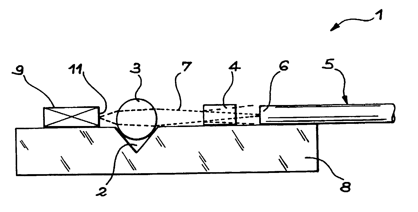 Passive compensating coupling laser device