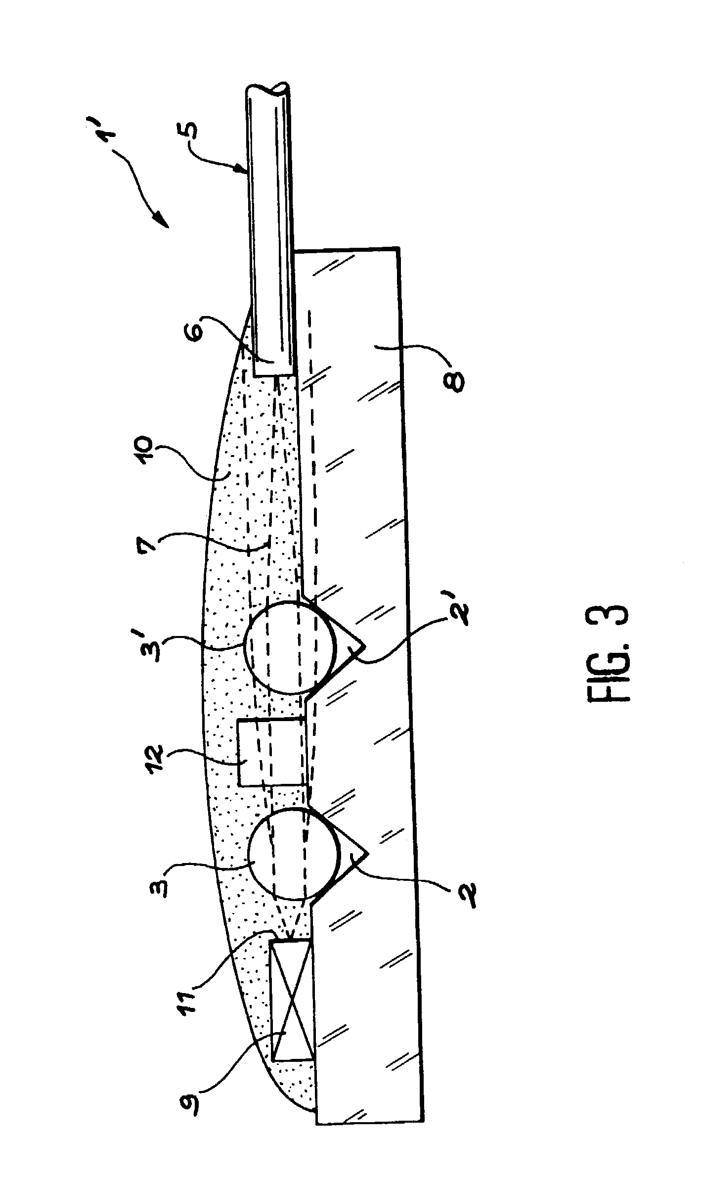 Passive compensating coupling laser device