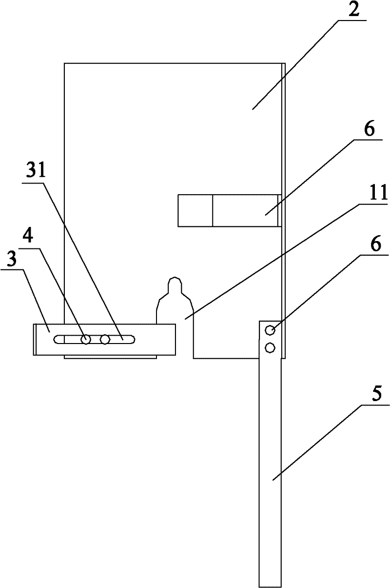 Right-angle baffle with insulated left side