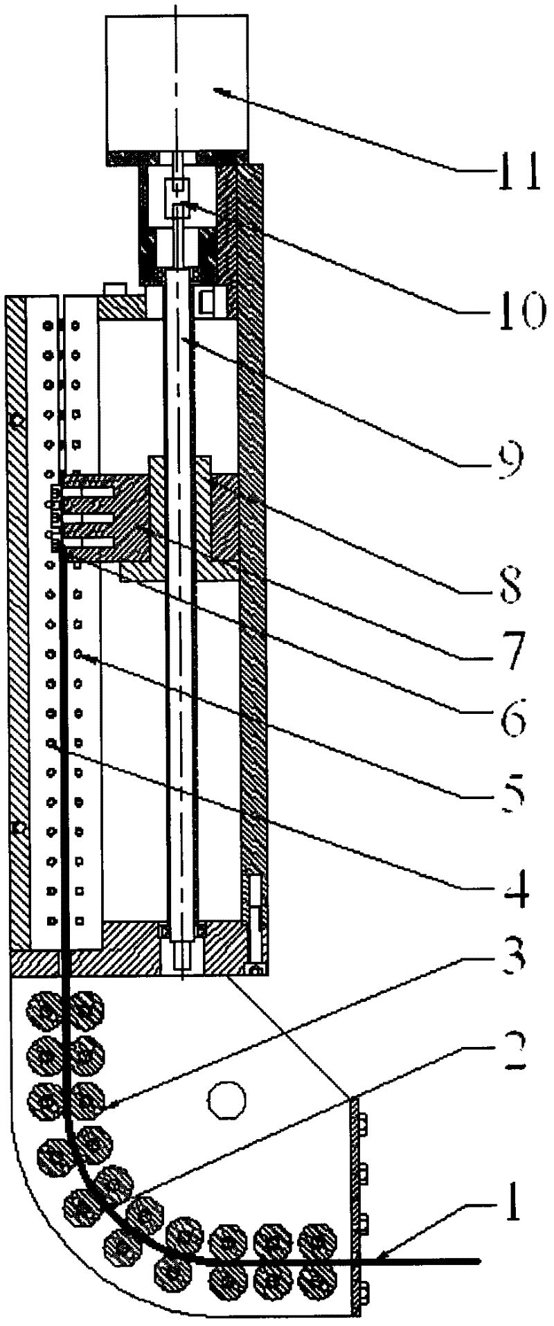 Feeding mechanism for electric arc cutting tool electrode of deep water oil well casing