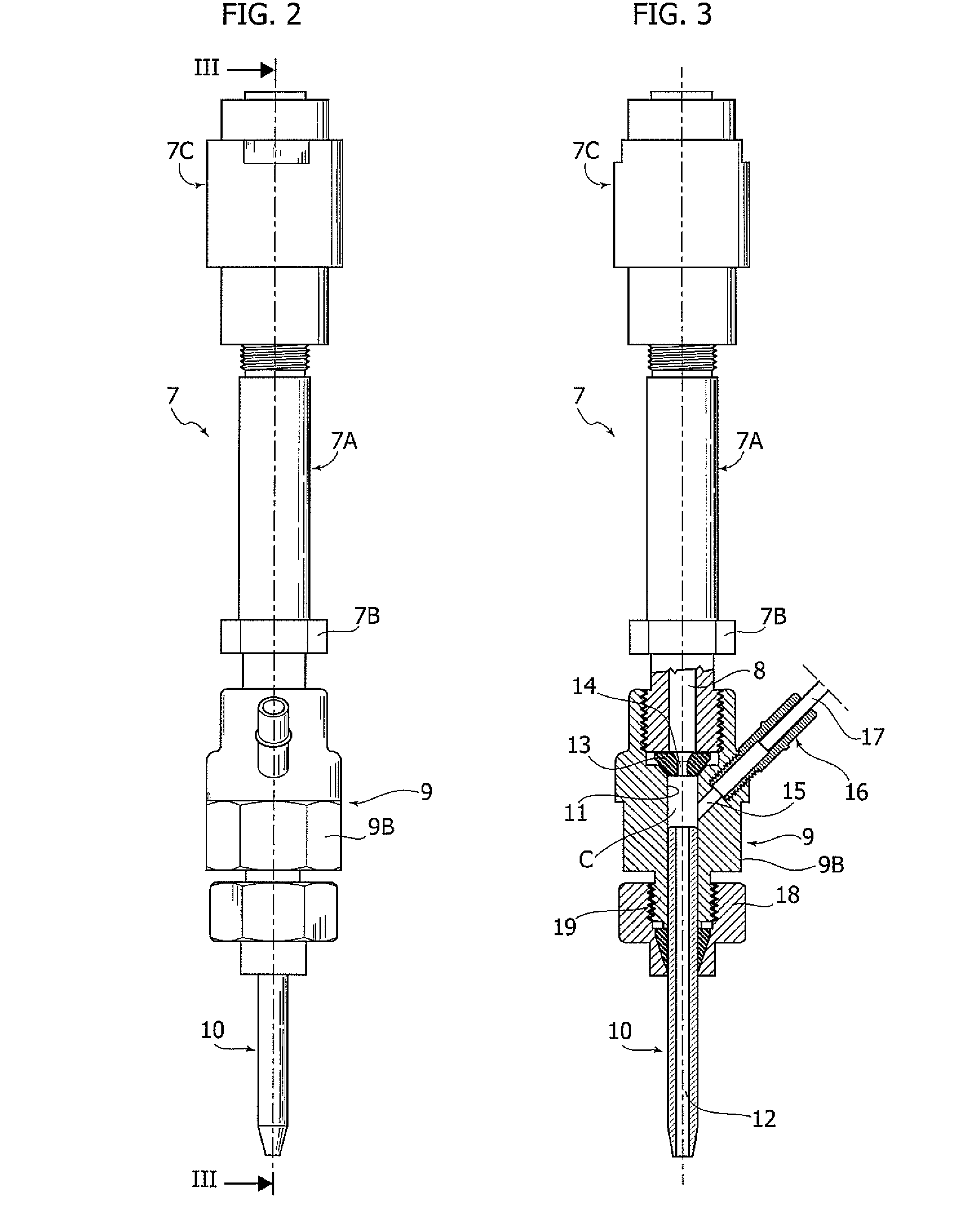 Water-jet operating head for cutting materials with a hydro-abrasive high pressure jet