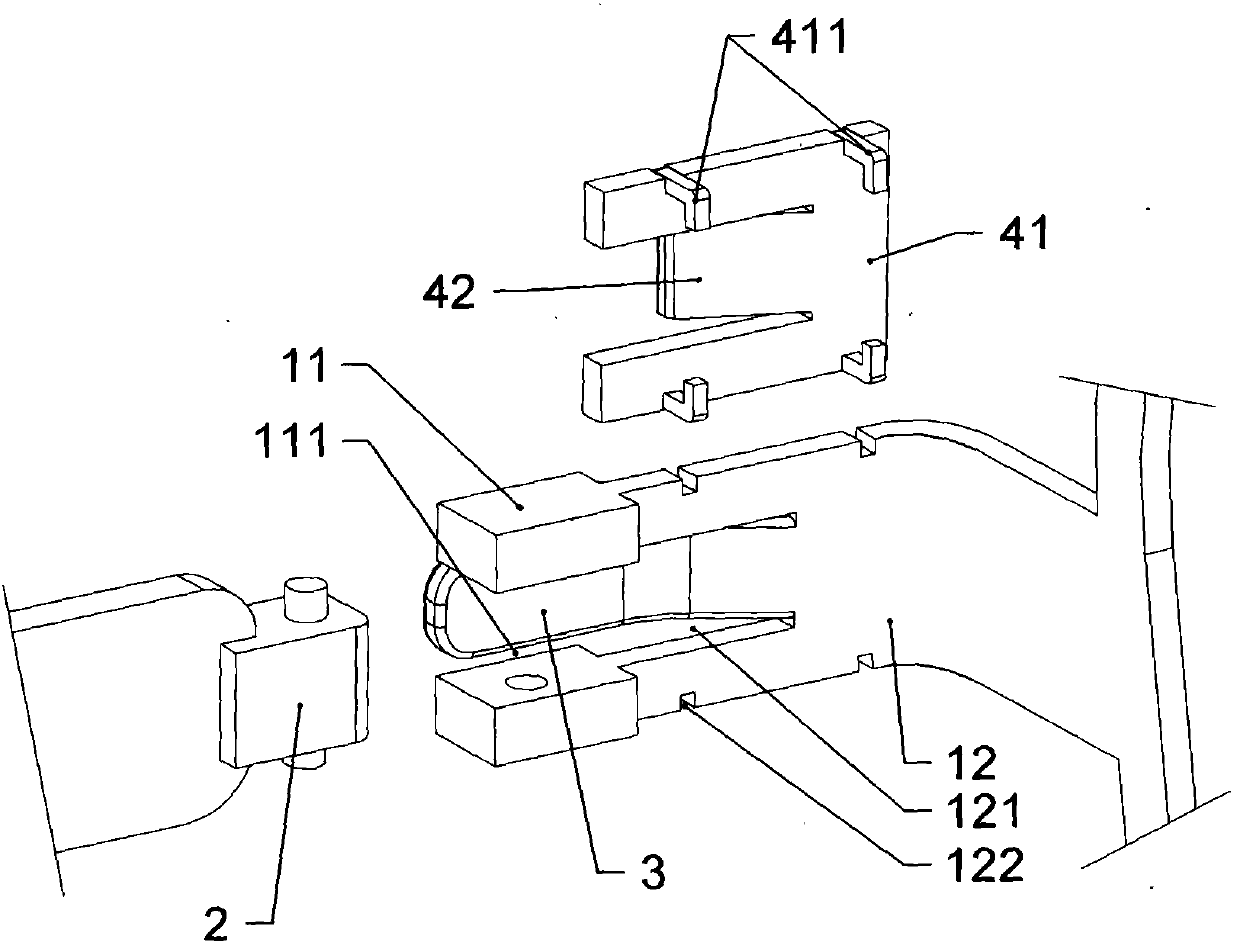 A double shrapnel type glasses hinge