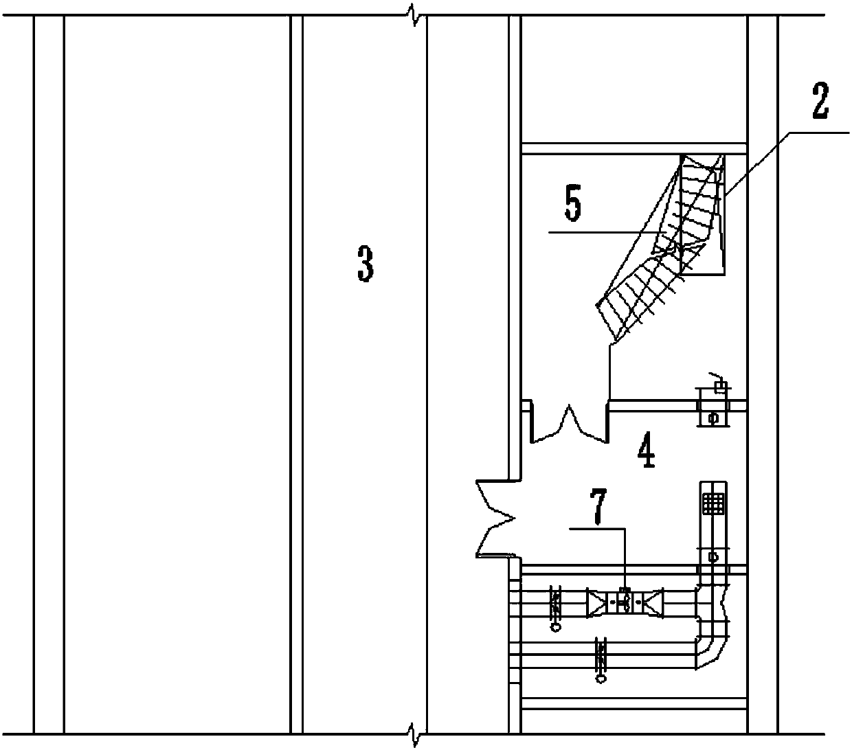 Ventilation method for ensuring positive pressure of lower evacuation channel of long and large shield tunnel