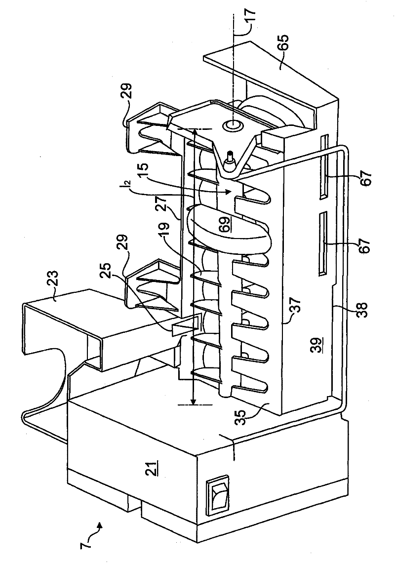 Refrigeration device comprising an ice maker