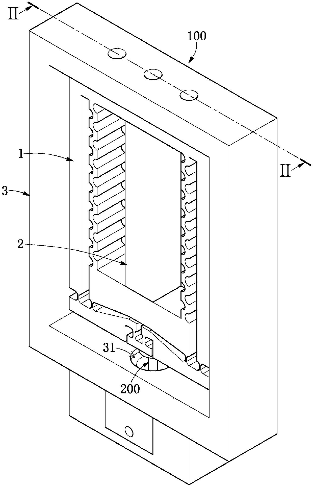 Displacement amplifying device and displacement amplifier