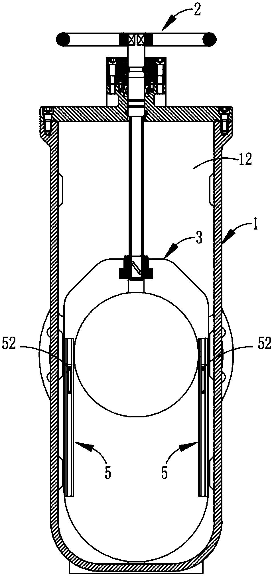 A fast opening and closing low torque self-cleaning flat gate valve