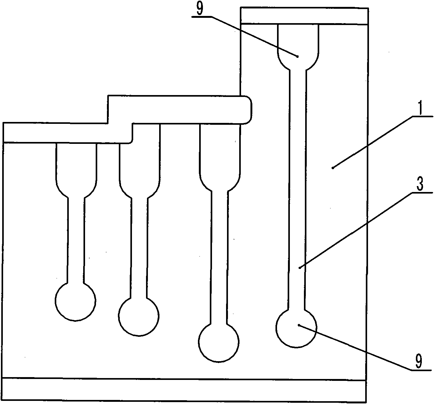 Plug dislocation interlocking apparatus used by general-purpose converter