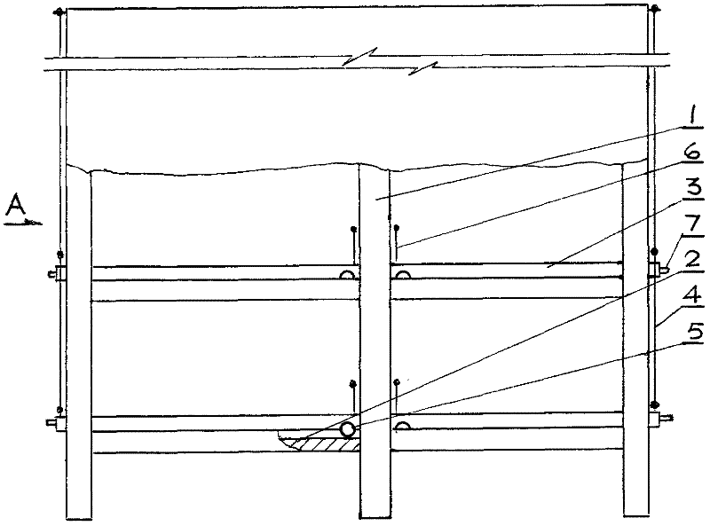 Goods shelf with lower goods plate capable of moving out by a swinging way