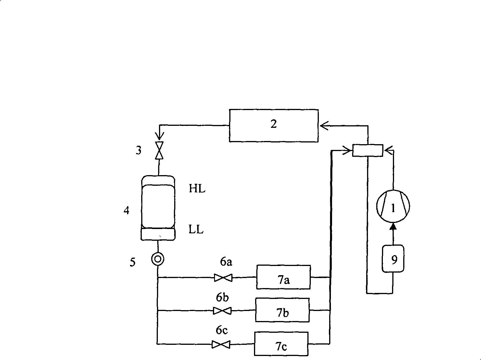 Determination method for frequency converting air-conditioner liquid reservoir capacity and refrigerant charging amount