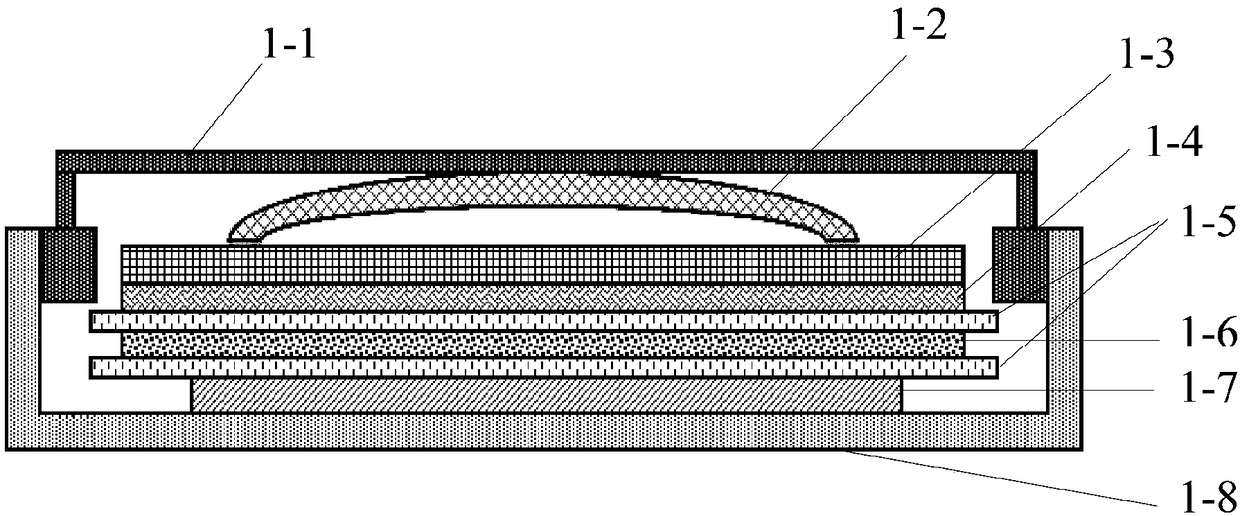 Lithium button battery with lithium ion solid electrolyte sheet being diaphragm and preparation method thereof