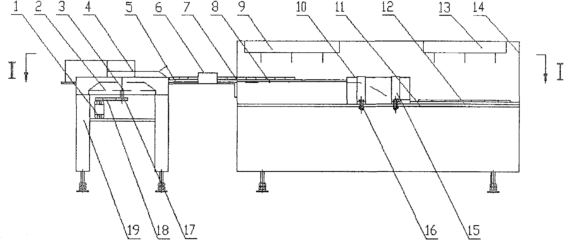 Small-sized bearing continuous roll-over spraying cleaning device