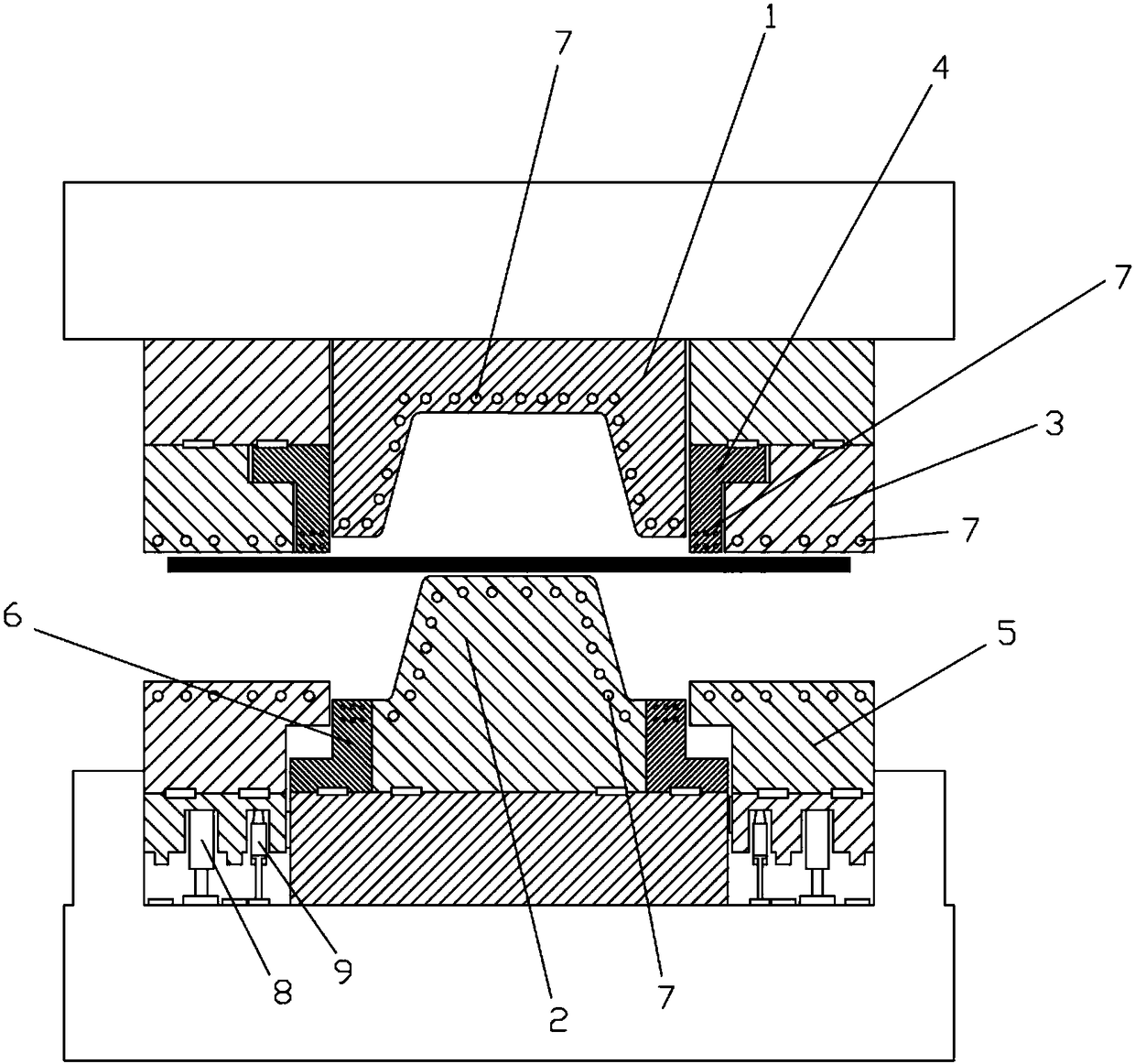 Martensitic steel forming and trimming full-automatic hot stamping die and forming method