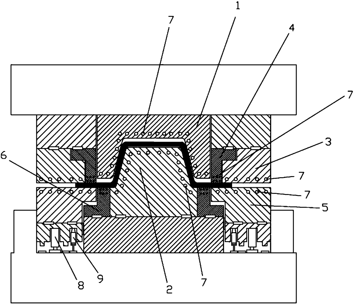Martensitic steel forming and trimming full-automatic hot stamping die and forming method