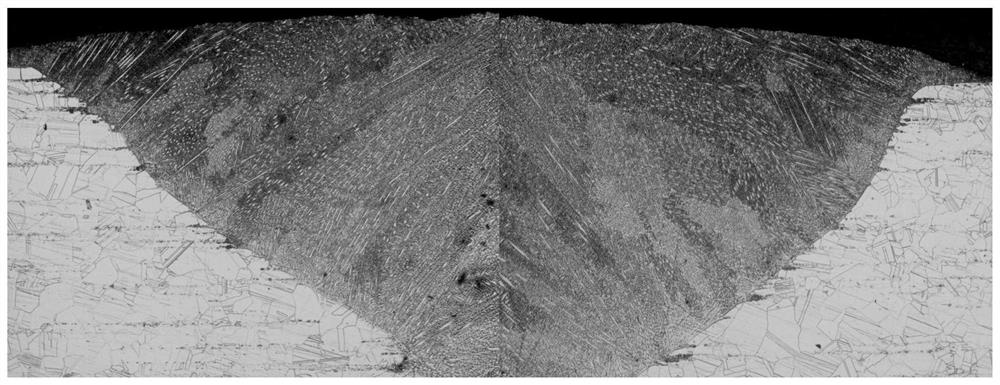 Turbine blade crack welding repair method capable of refining structure