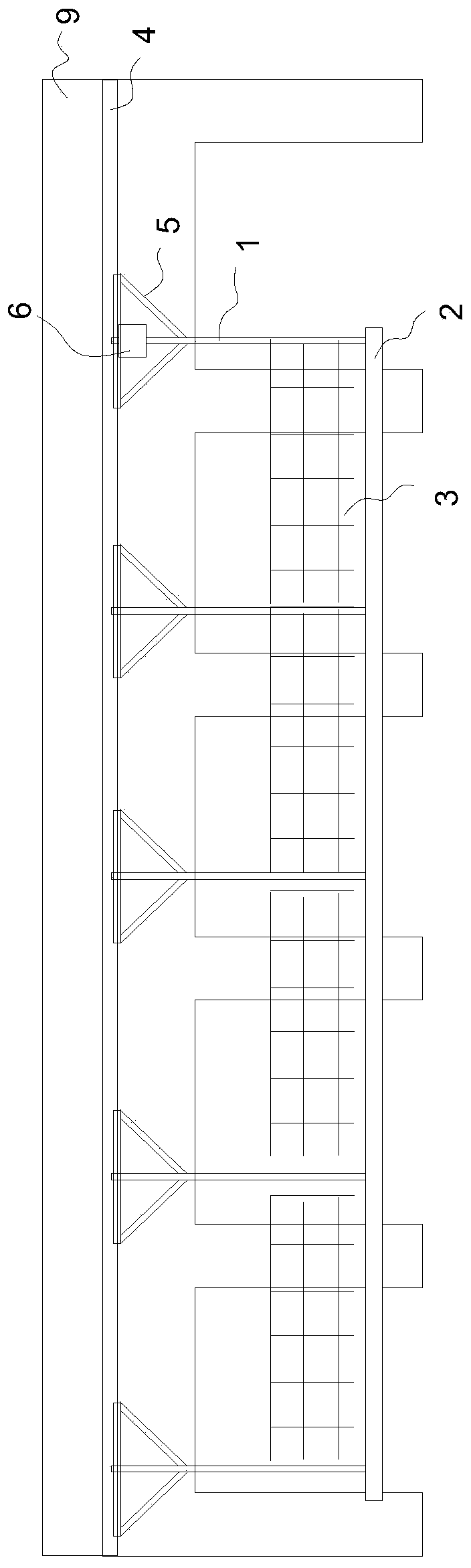 Suspension device used for reinforcing highway bridge and erection method of suspension device