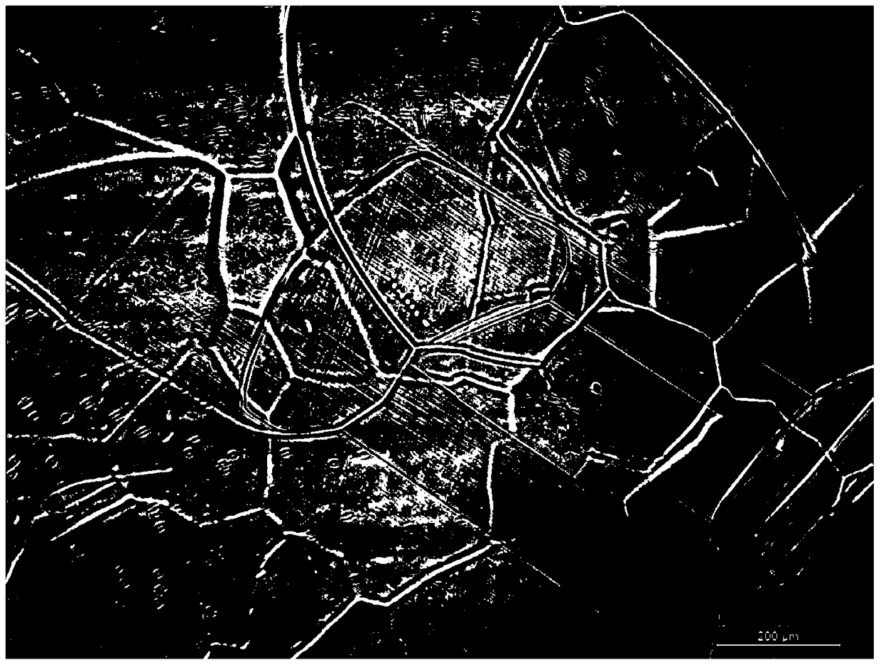 A method of using graphene to determine the crystal orientation of copper substrate surface